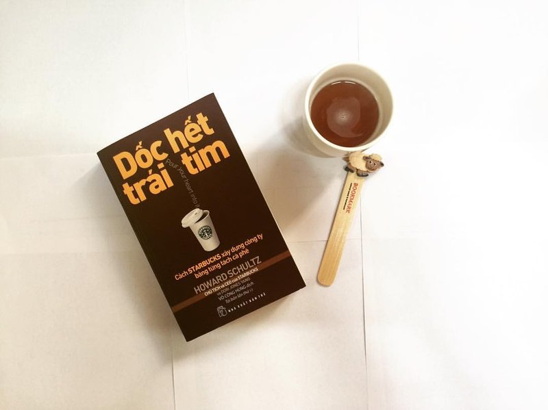 doc-het-trai-tim-hanh-trinh-xay-dung-starbucks-tu-mot-cua-hang-nho-truyenchuonl-com-0-1