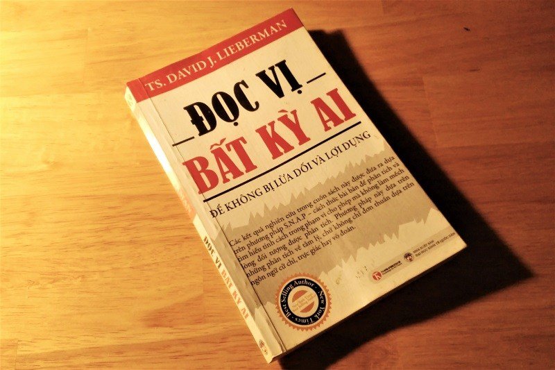 doc-vi-bat-ky-ai-bi-mat-nhan-dien-dau-hieu-lua-doi-tiem-an-truyenchuonl-com-0-2