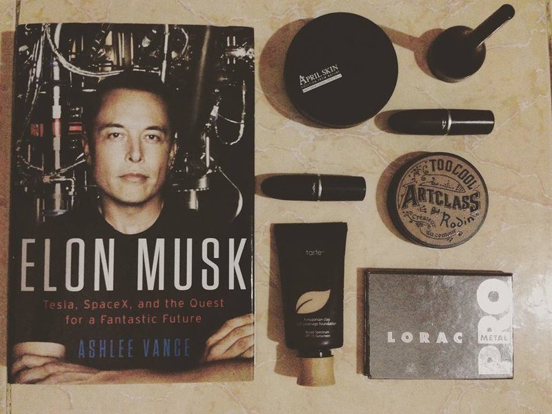 elon-musk-hanh-trinh-tu-tesla-spacex-den-khat-vong-dinh-hinh-tuong-lai-truyenchuonl-com-0-2