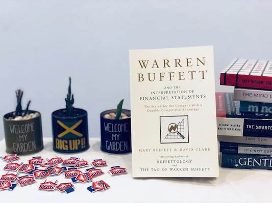 warren-buffett-va-bao-cao-tai-chinh-giai-ma-goc-nhin-dau-tu-vi-mo-truyenchuonl-com-0-1